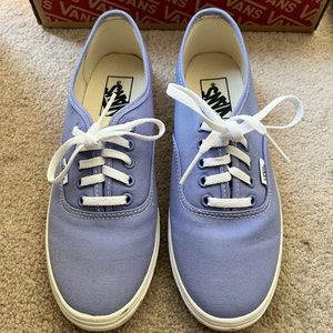 Women’s Vans size 7.5 or Men’s size 6.0
Comes with original box
